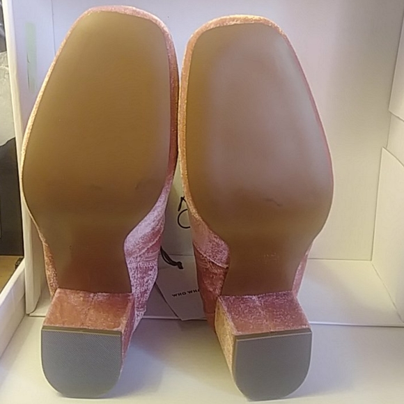 Who What Wear  Pink ALESSIA EMBELLISHED VELVET ANKLE BOOT  w/ Block Heel  NIB - Picture 6 of 9